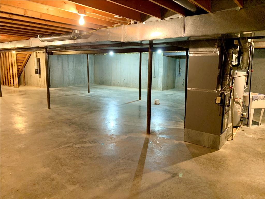 St Joseph, Missouri 64506, United States, 3 Bedrooms Bedrooms, ,2 BathroomsBathrooms,Residential,Pending,39328