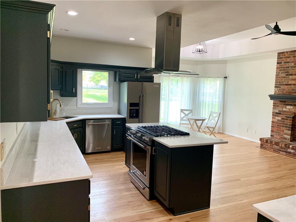 St Joseph, Missouri 64506, United States, 3 Bedrooms Bedrooms, ,2 BathroomsBathrooms,Residential,Pending,39328