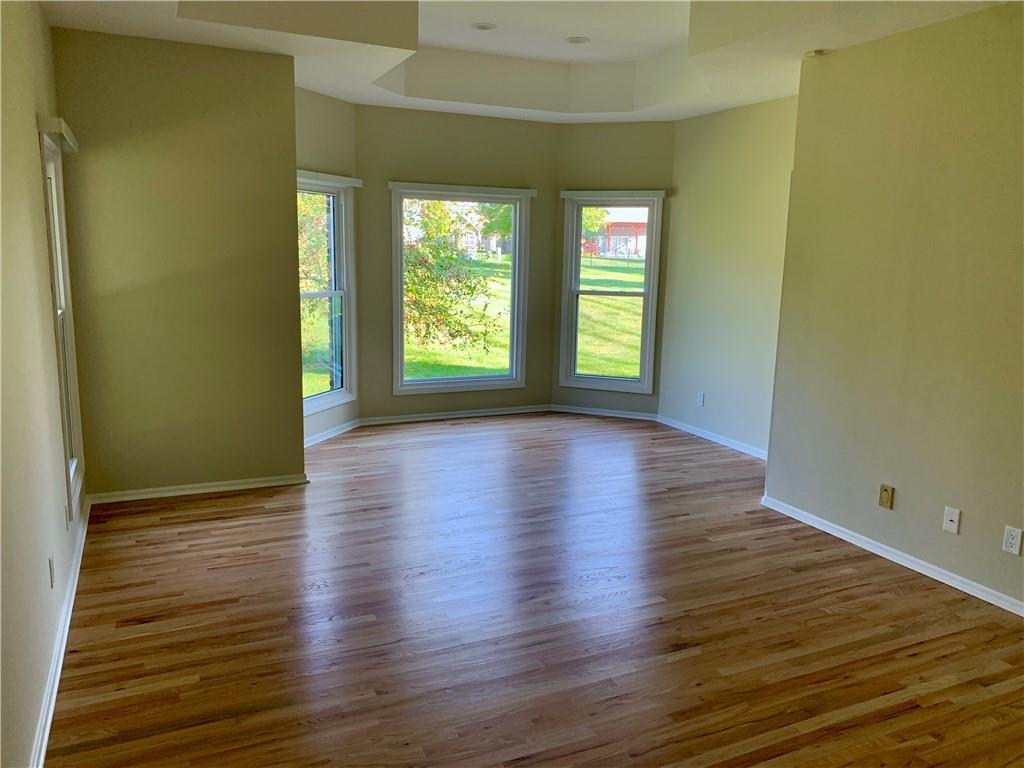 St Joseph, Missouri 64506, United States, 3 Bedrooms Bedrooms, ,2 BathroomsBathrooms,Residential,Pending,39328