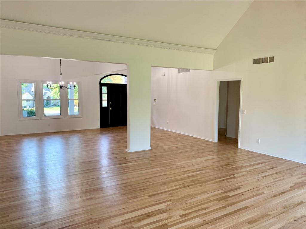 St Joseph, Missouri 64506, United States, 3 Bedrooms Bedrooms, ,2 BathroomsBathrooms,Residential,Pending,39328