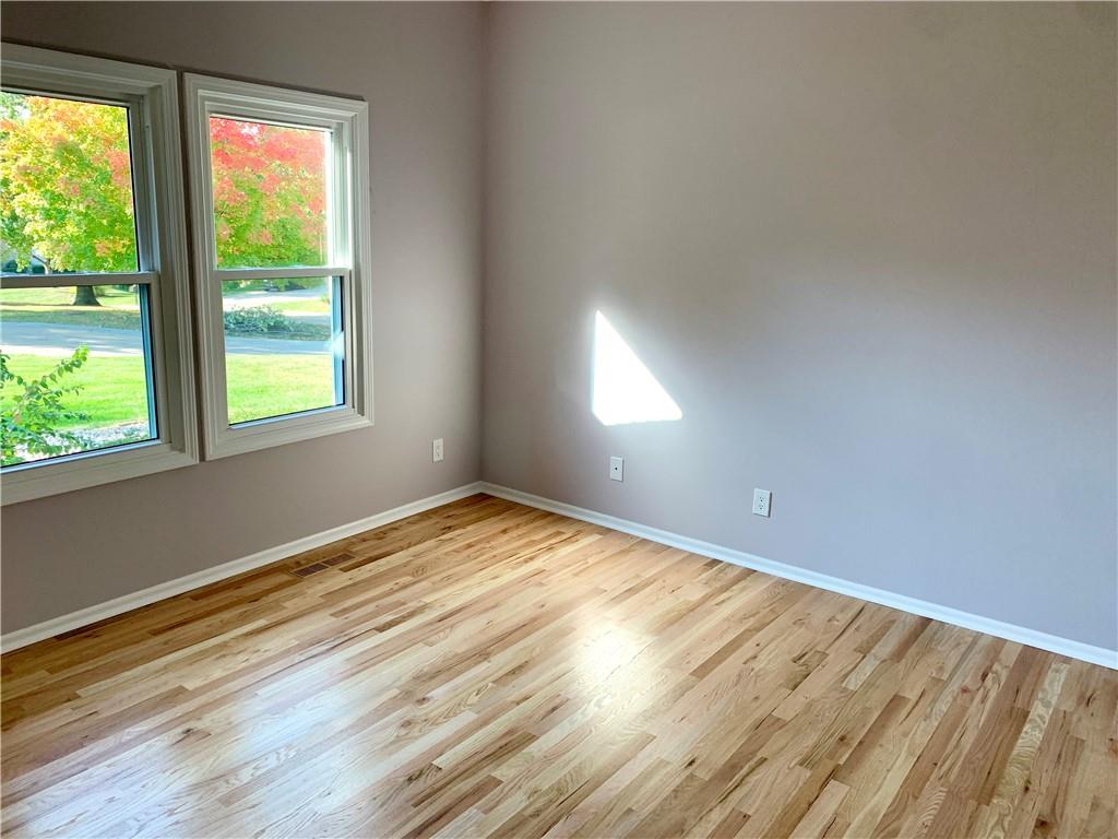 St Joseph, Missouri 64506, United States, 3 Bedrooms Bedrooms, ,2 BathroomsBathrooms,Residential,Pending,39328