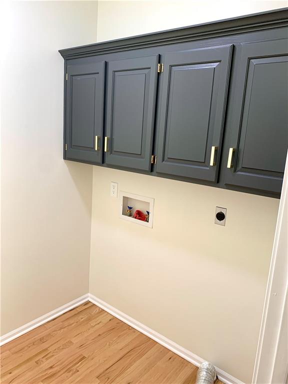 St Joseph, Missouri 64506, United States, 3 Bedrooms Bedrooms, ,2 BathroomsBathrooms,Residential,Pending,39328