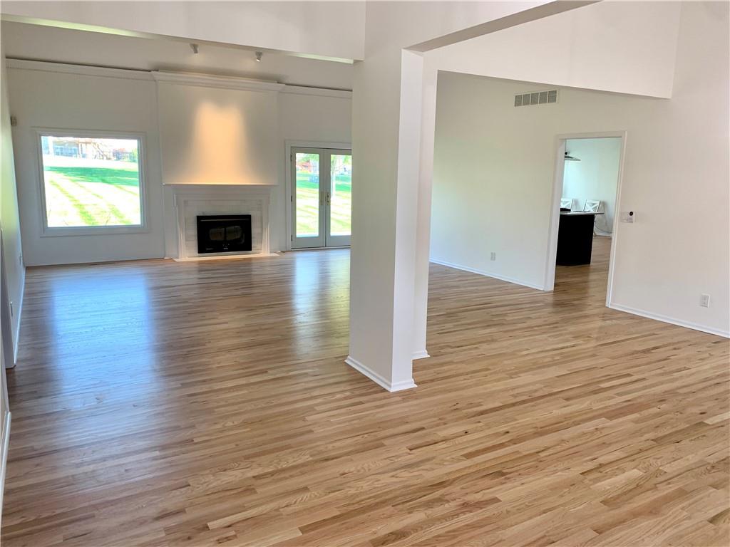 St Joseph, Missouri 64506, United States, 3 Bedrooms Bedrooms, ,2 BathroomsBathrooms,Residential,Pending,39328