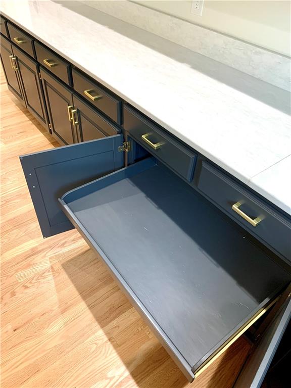 St Joseph, Missouri 64506, United States, 3 Bedrooms Bedrooms, ,2 BathroomsBathrooms,Residential,Pending,39328