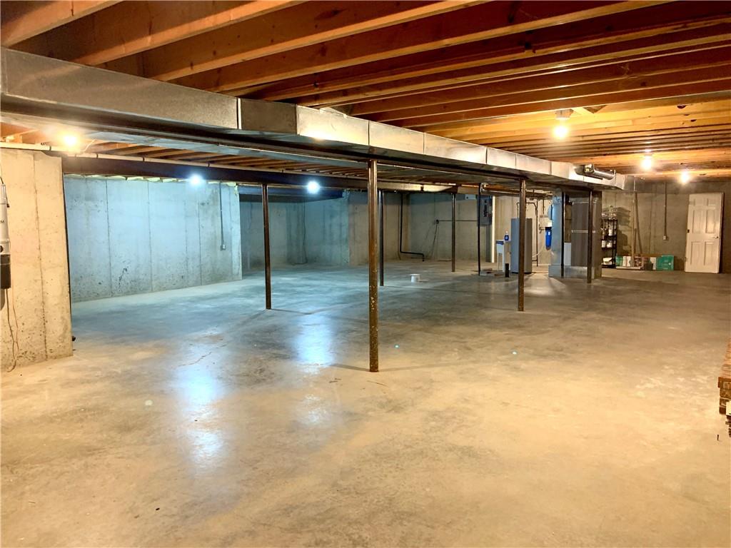 St Joseph, Missouri 64506, United States, 3 Bedrooms Bedrooms, ,2 BathroomsBathrooms,Residential,Pending,39328