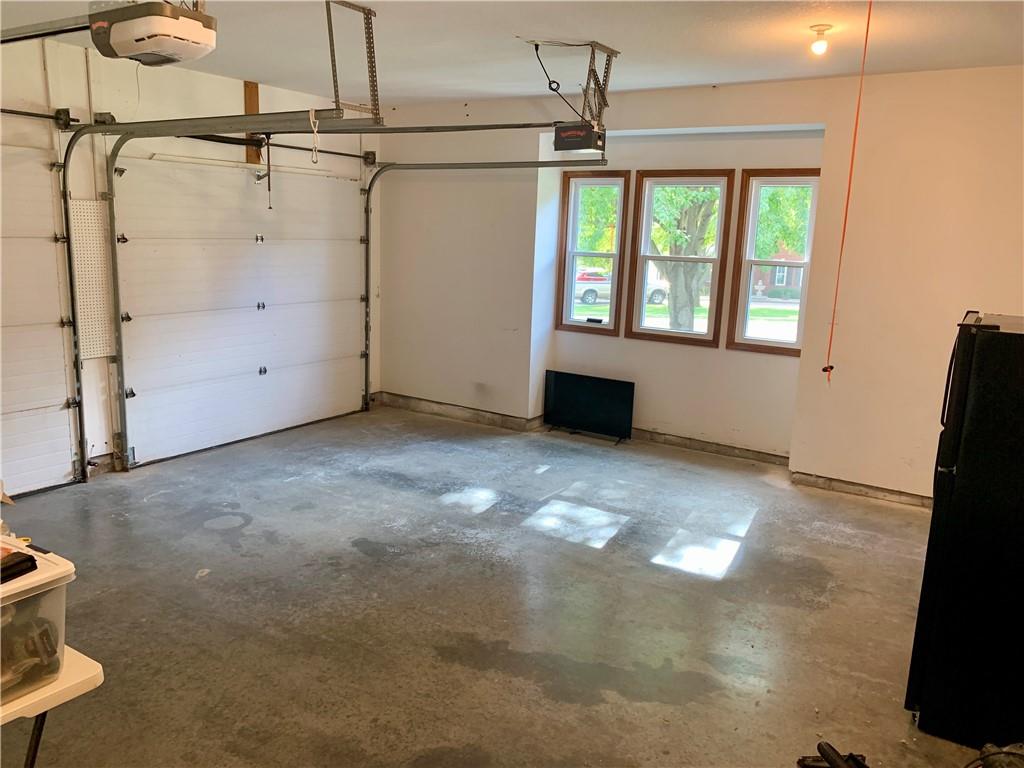 St Joseph, Missouri 64506, United States, 3 Bedrooms Bedrooms, ,2 BathroomsBathrooms,Residential,Pending,39328