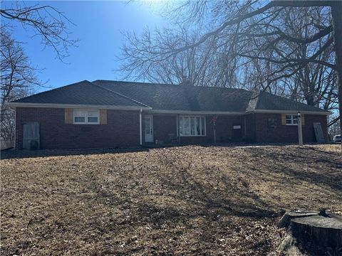 5303 Osage Drive St Joseph MO 64503