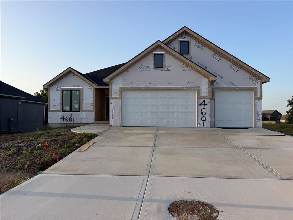 Photo of 4601 NE 86th Terrace, Kansas City, MO 64156 (MLS # 2643232)