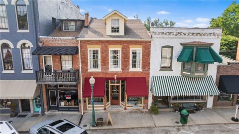 523 Main Street Weston MO 64098