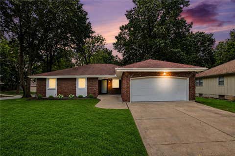 Photo of 821 NE Cedar Street, Lees Summit, MO 64086 (MLS # 2636548)