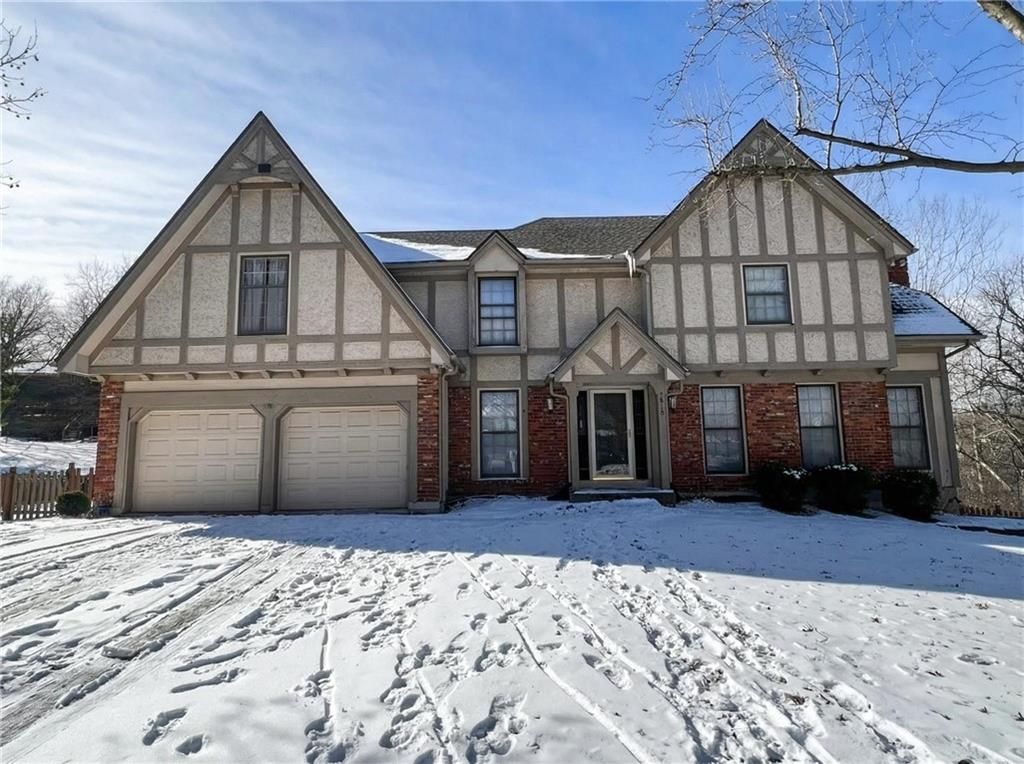 Photo of 5810 N Kensington Avenue, Kansas City, MO 64119 (MLS # 2598932)