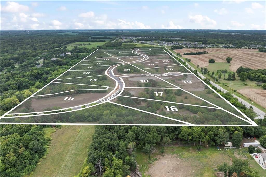 Photo of 17225 Galloway Drive, Stilwell, KS 66085 (MLS # 2507341)