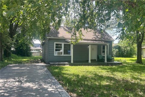 120 W 3rd Street, Tonganoxie, KS 66086 - MLS#: 2565730