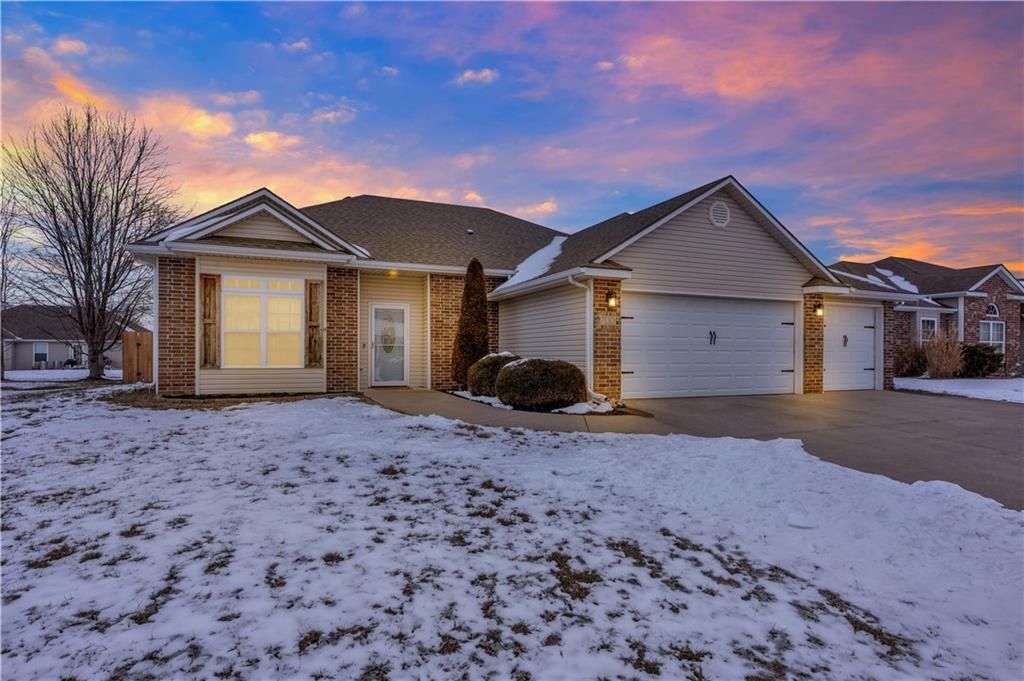Photo of 733 Burlington Road, Warrensburg, MO 64093 (MLS # 2598950)