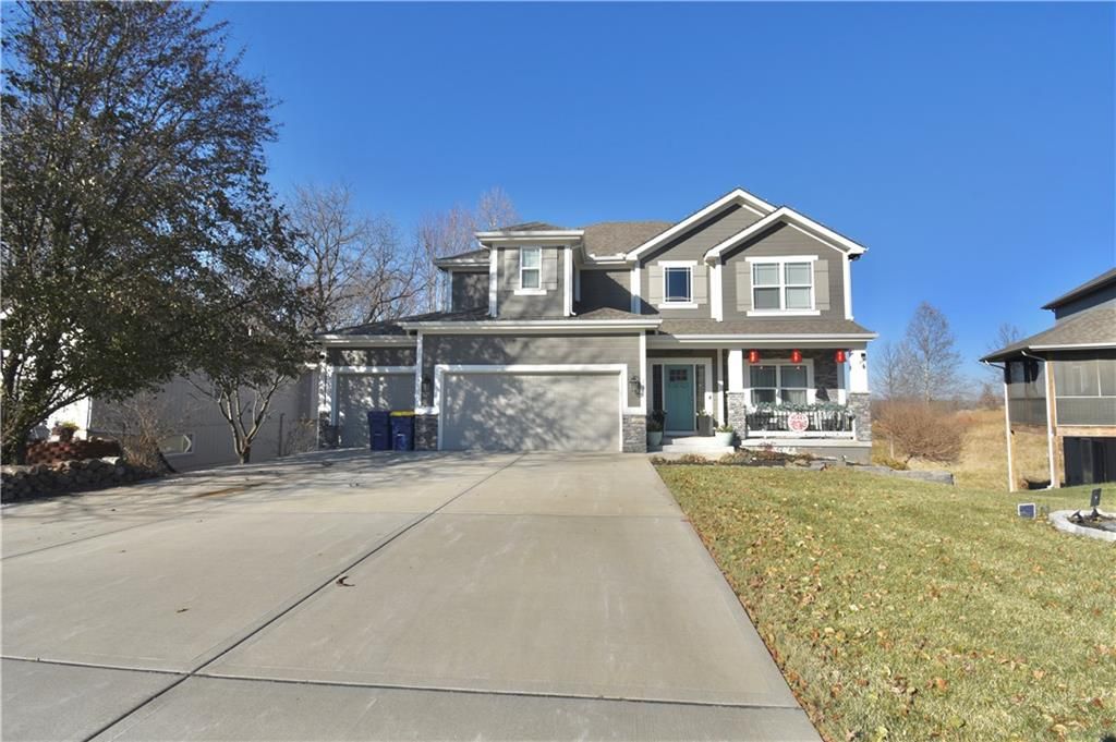 Photo of 2406 NE 158th Street, Smithville, MO 64089 (MLS # 2592318)
