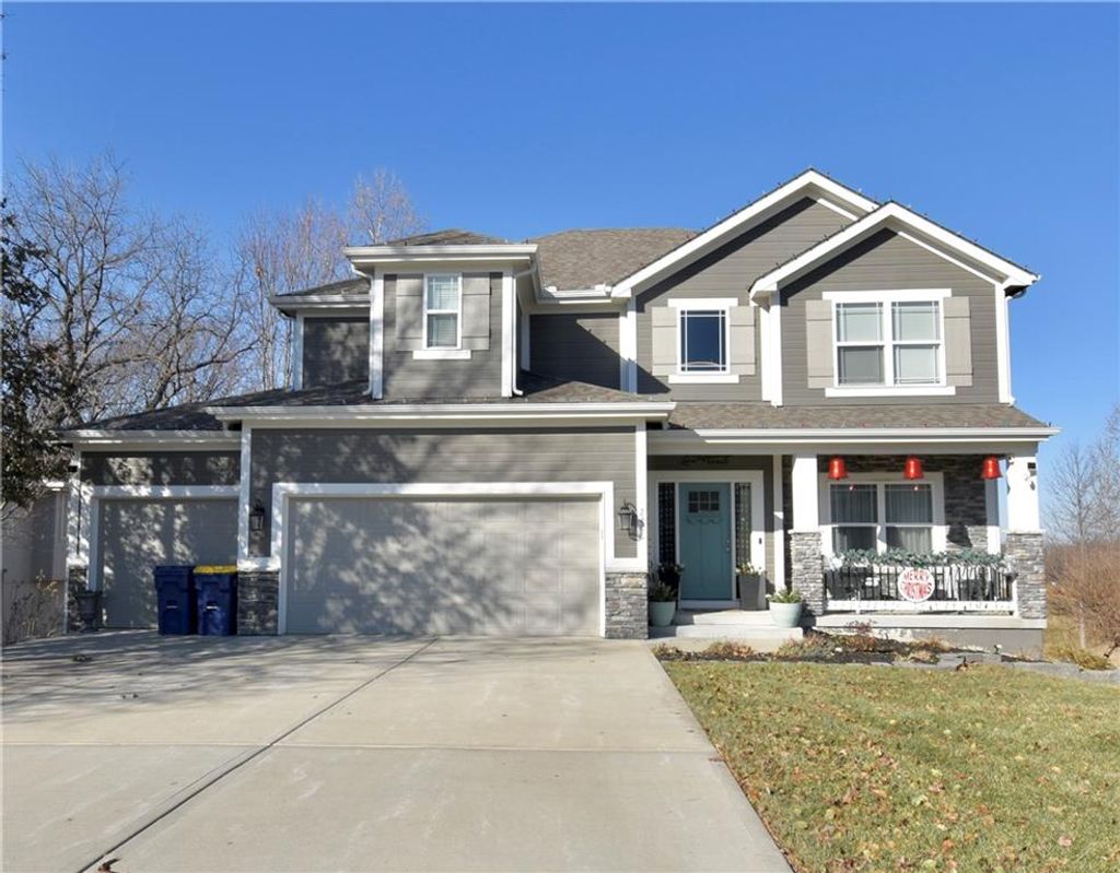 Photo of 2406 NE 158th Street, Smithville, MO 64089 (MLS # 2592318)