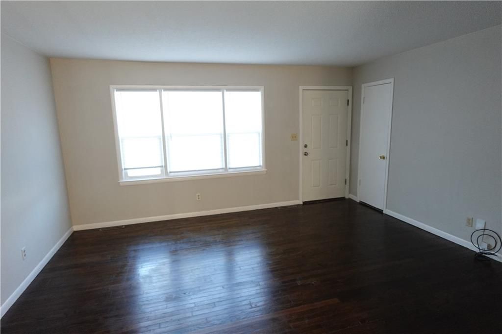 Photo of 503 W Colonel Drive, Independence, MO 64050 (MLS # 2592233)