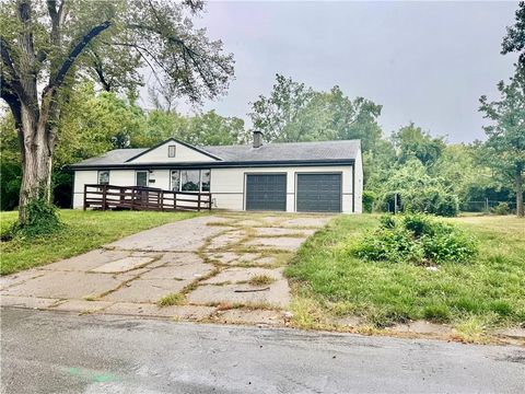 5709 E 109th Street Kansas City MO 64137