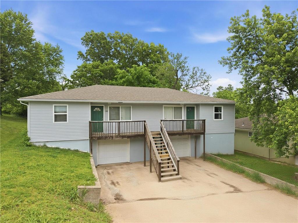 1505-7 N 63 Terrace