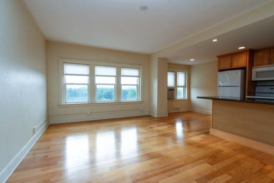 323 E Emmanuel Cleaver #7C Boulevard 7C