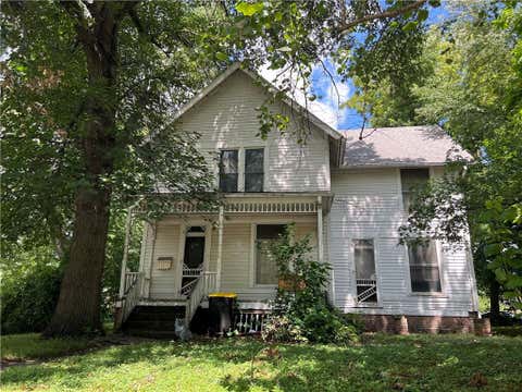 Photo of 1207 W Chestnut Street, Savannah, MO 64485 (MLS # 2637989)