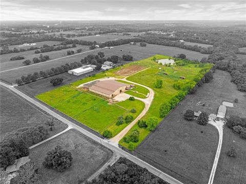 204 E Casey RD Road Lone Jack MO 64070