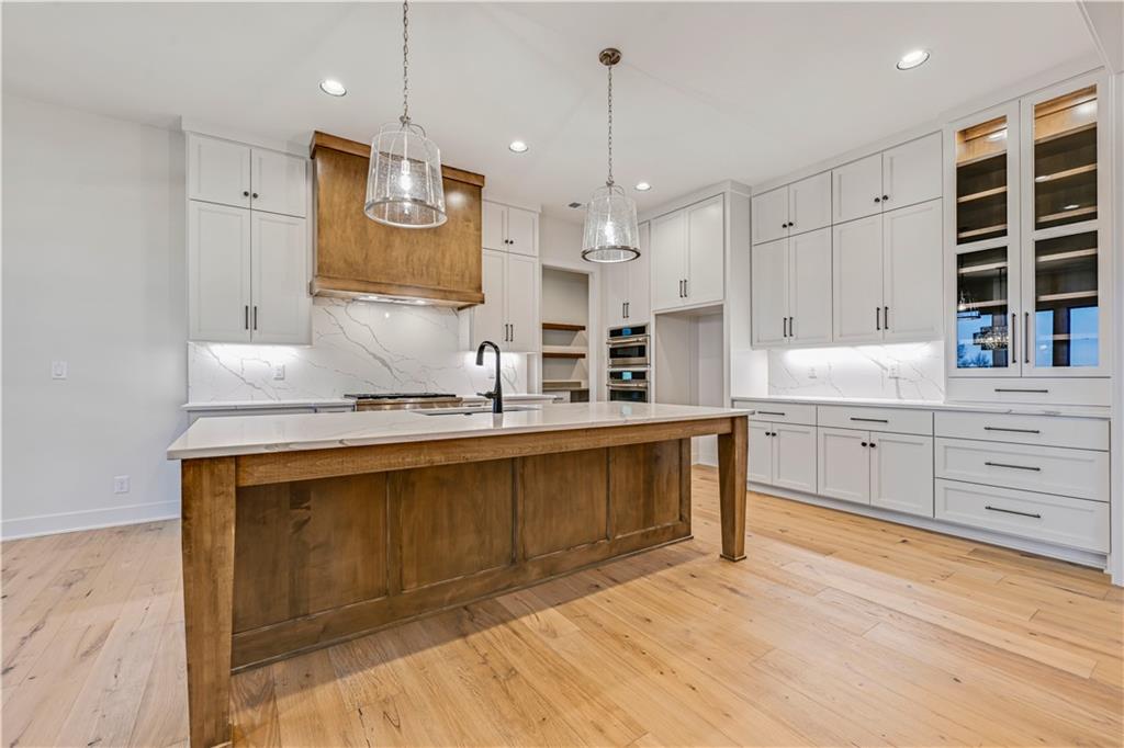 16913 Parkhill Street