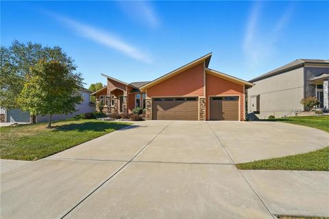Photo of 4500 SW Aft Drive, Lees Summit, MO 64082 (MLS # 2583553)