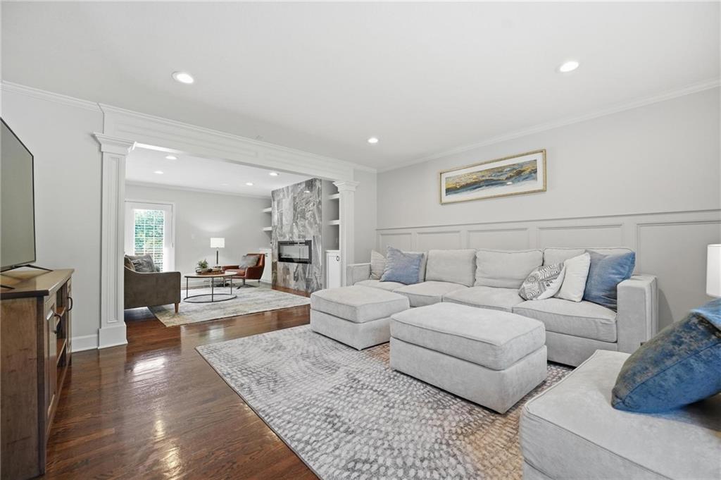 5305 W 83rd Street