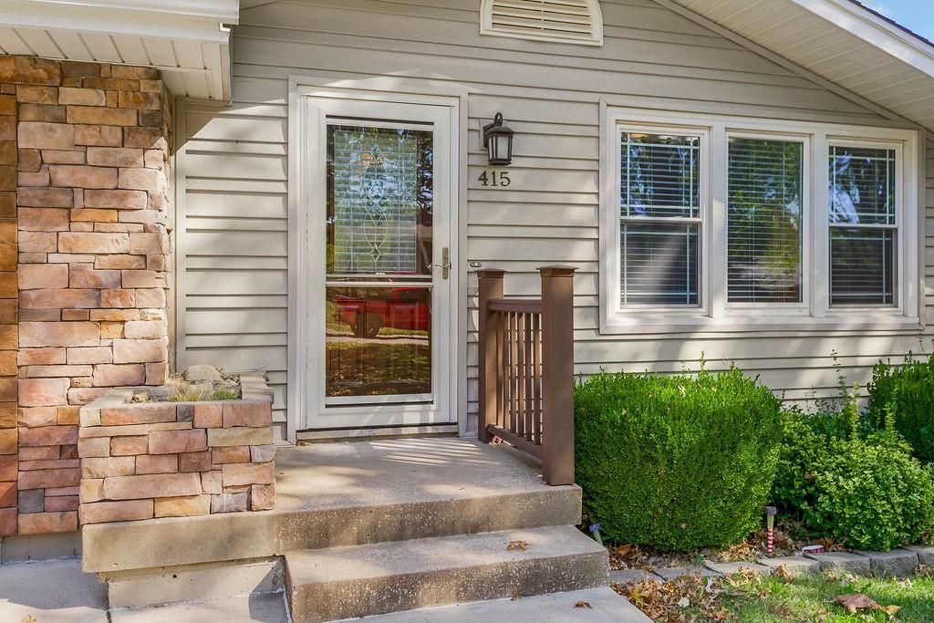 Photo of 415 Monterey Avenue, Liberty, MO 64068 (MLS # 2583266)