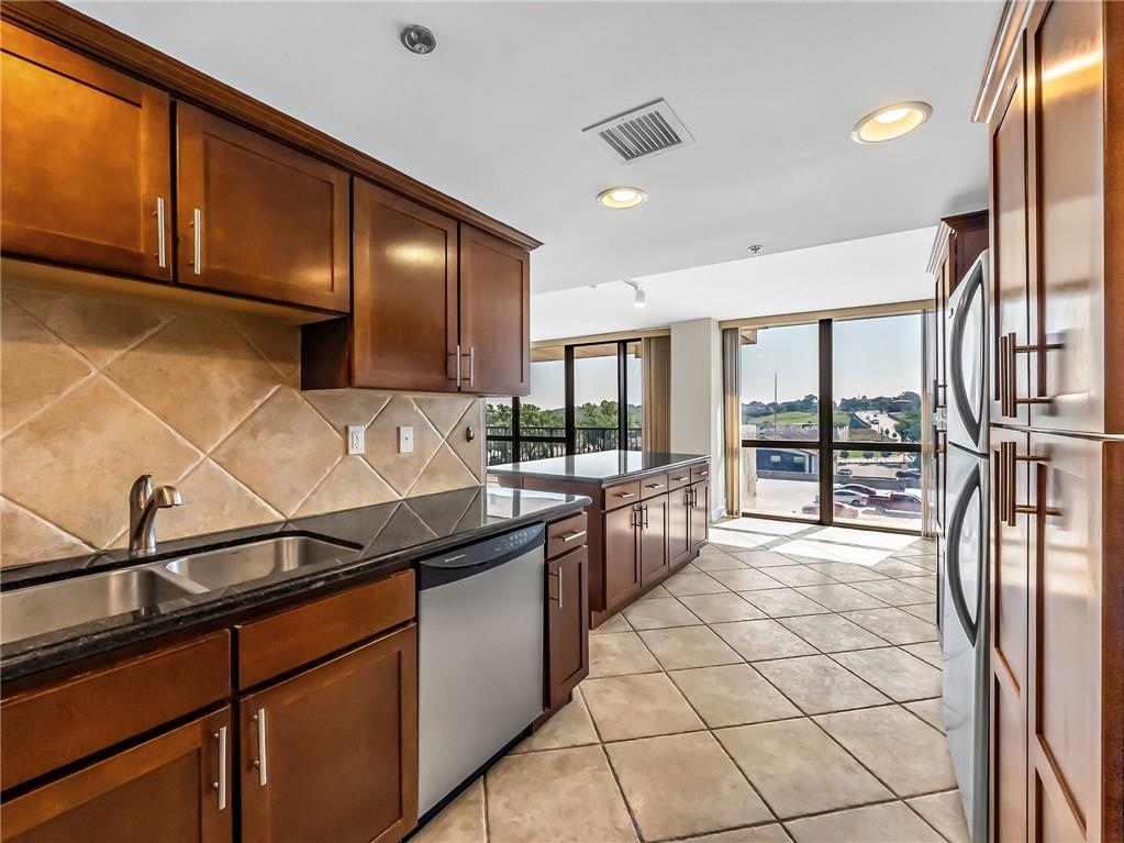 600 Admiral Boulevard 602