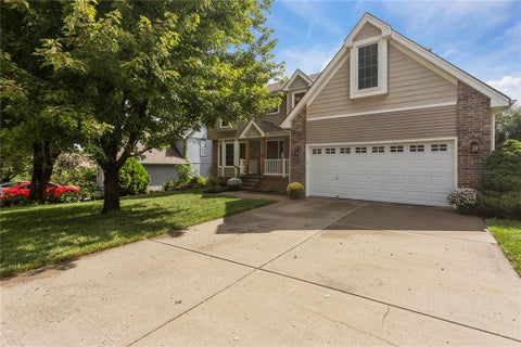 Tiny photo for 1533 Canterbury Lane, Liberty, MO 64068 (MLS # 2643047)