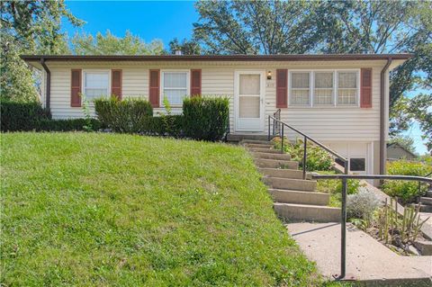 819 S Main Street, Liberty, MO 64068 - #: 2576235