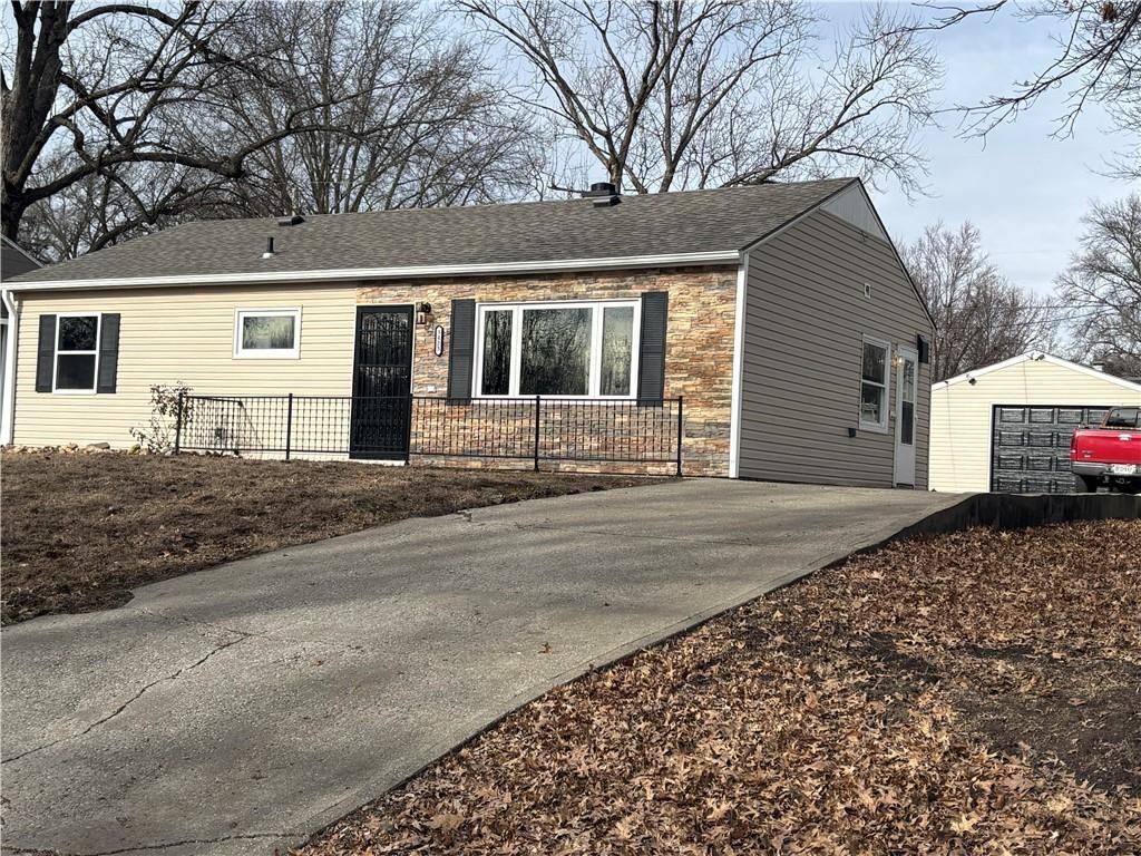 Photo of 3423 JACKSON Street, St Joseph, MO 64507 (MLS # 2596769)