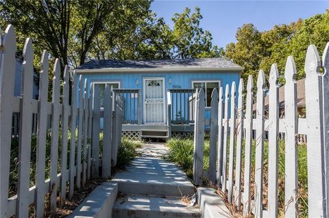 5936 Kensington Avenue Kansas City MO 64130