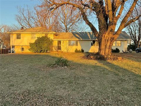 15794 151st Street Bonner Springs KS 66012