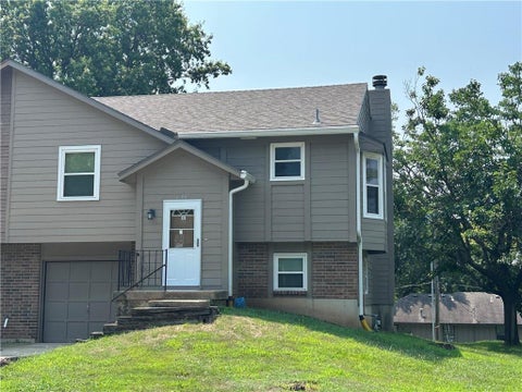 Photo of 17405 E 41st Terrace, Independence, MO 64055 (MLS # 2635767)