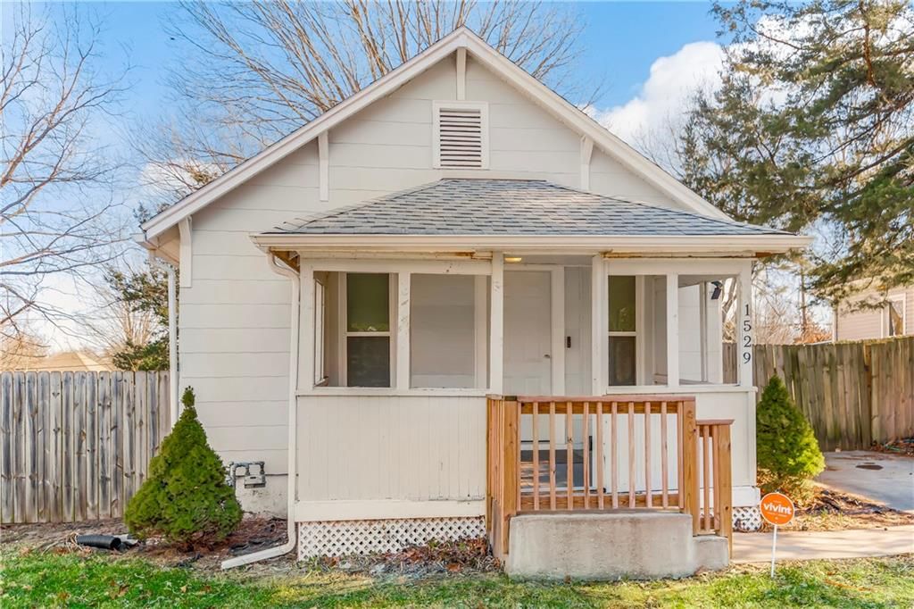 Photo of 1529 S Harvard Avenue, Independence, MO 64052 (MLS # 2597655)