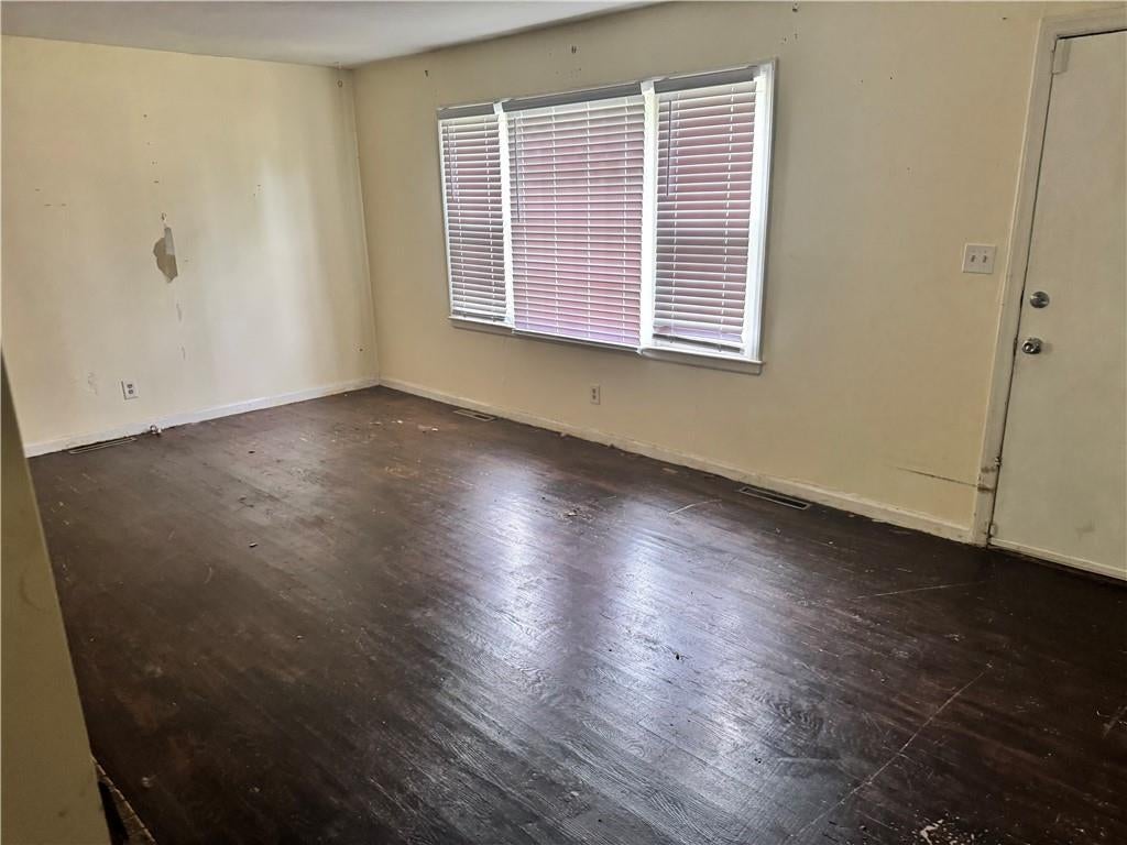 Photo of 9810 Bennington Avenue, Kansas City, MO 64134 (MLS # 2635346)
