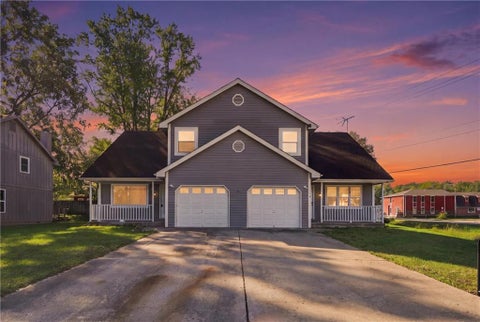 Photo of 307 E Main Street, Smithville, MO 64089 (MLS # 2647776)