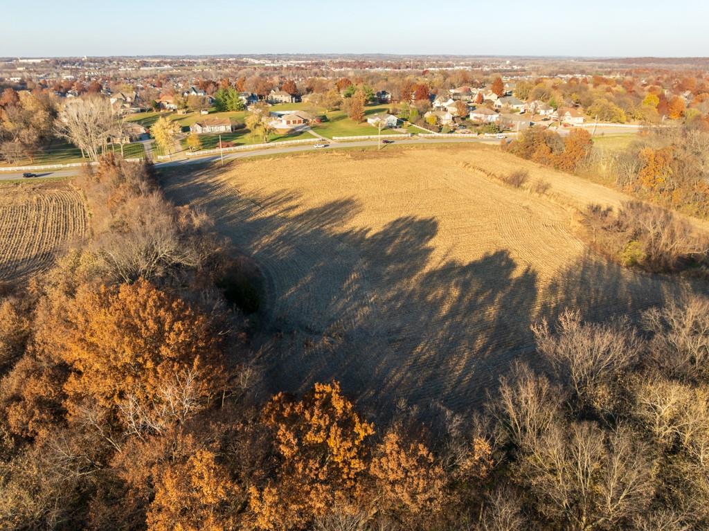 Tract 10 W Ryan Road