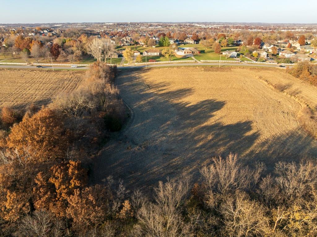 Tract 10 W Ryan Road