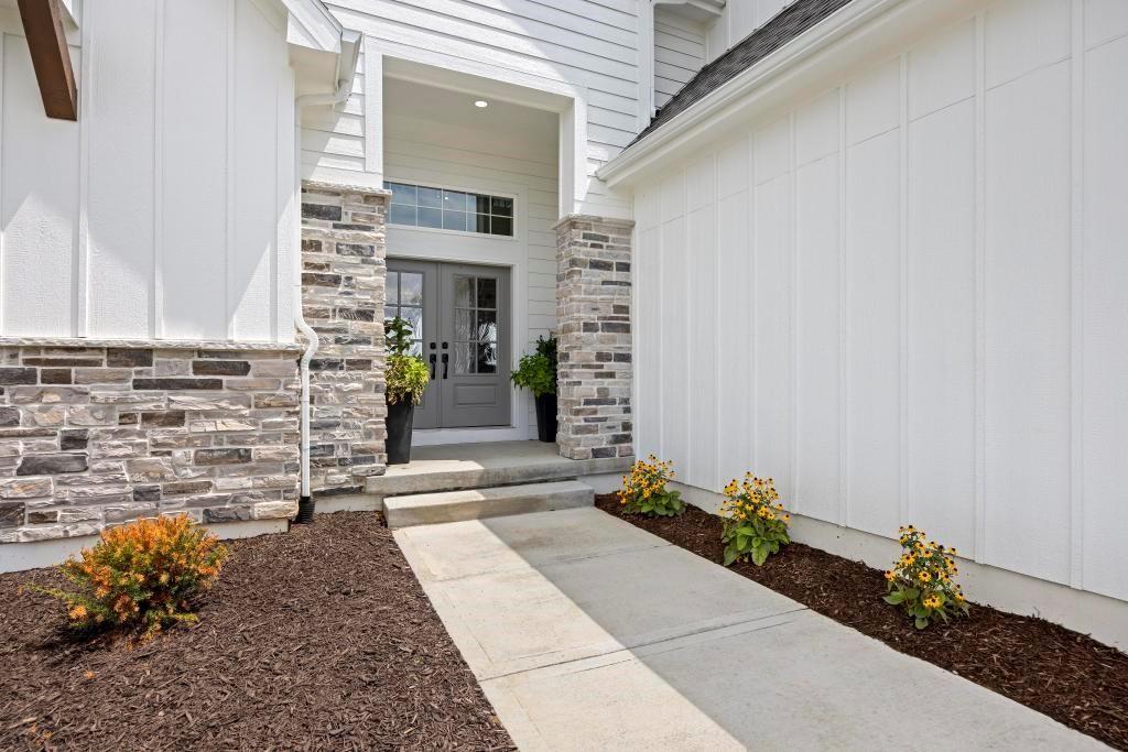 22112 W 80 Terrace