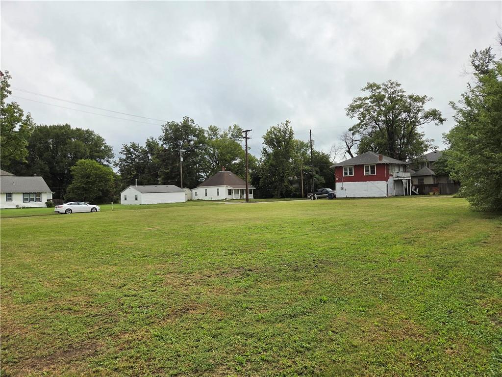 Photo 1 of 2 — 905 W Main Street, Independence, KS 67301