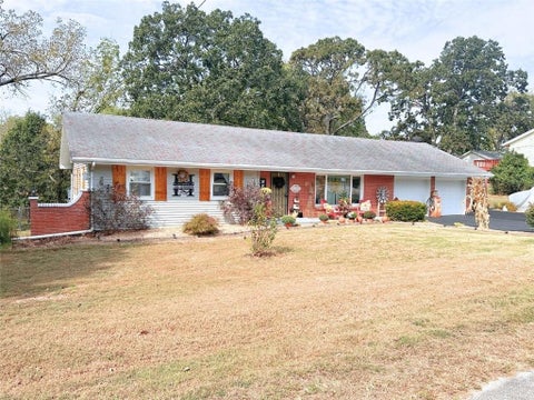 Photo of 837 Woodlawn Drive, Warsaw, MO 65355 (MLS # 2644607)