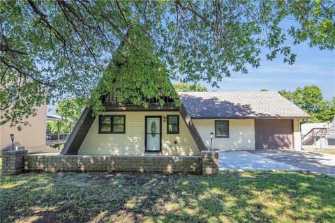 1724 Santa Fe Terrace Atchison KS 66002