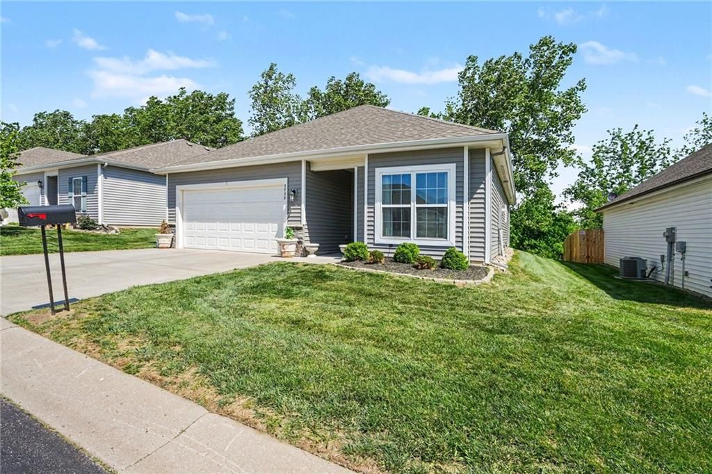 Photo of 7728 NW 124th Street, Kansas City, MO 64163 (MLS # 2619974)