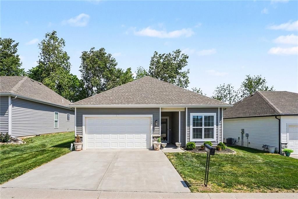 Photo of 7728 NW 124th Street, Kansas City, MO 64163 (MLS # 2619974)