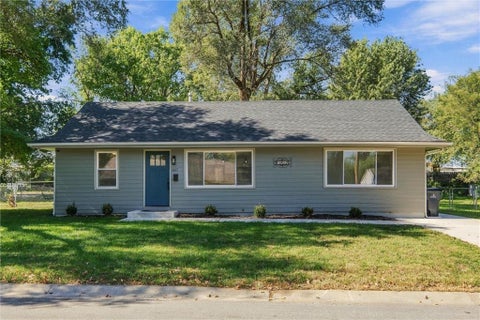 Photo of 1017 S Brockway Street, Olathe, KS 66061 (MLS # 2645175)