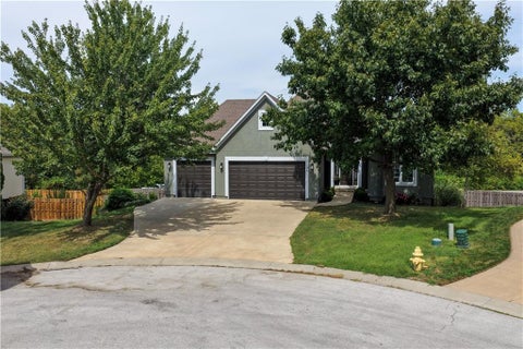 Photo of 109 SE Chelsea Drive, Lees Summit, MO 64063 (MLS # 2640490)